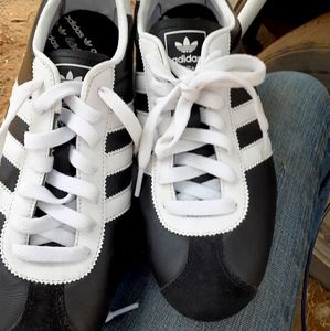 COPY - Adidas -Womens sz. 9.5 New, Vintage style